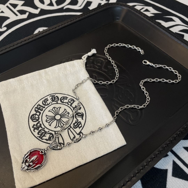 Ch*0me He**ts necklaces